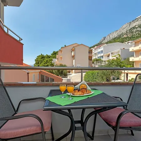 Juric - One Bedroom With Balcony - 2