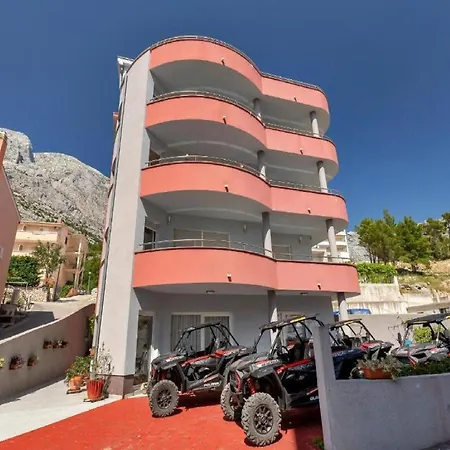 Juric - One Bedroom With Balcony - 2 Apartment *