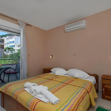 Apartment Juric - One Bedroom With Balcony - 2 *