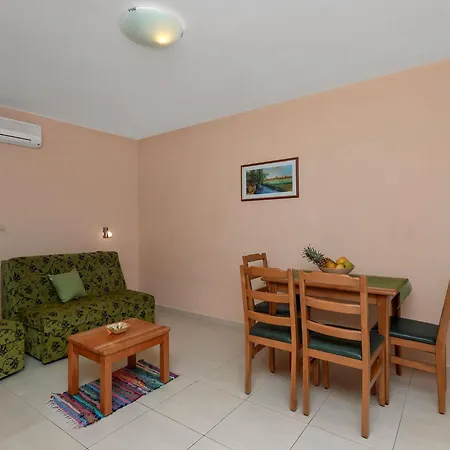 Juric - One Bedroom With Balcony - 2 Baska Voda